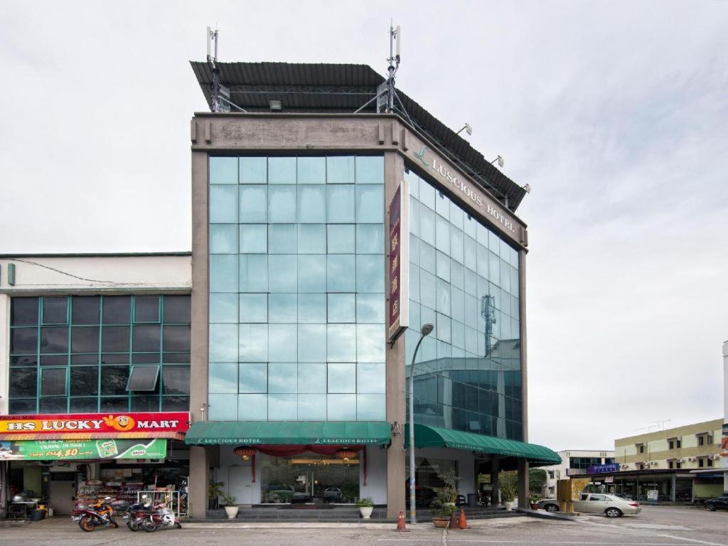 Luscious Hotel Bukit Mertajam Exterior foto